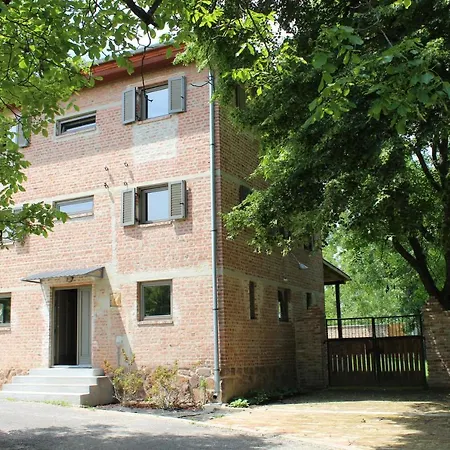 Késa Barn Villa Latrany